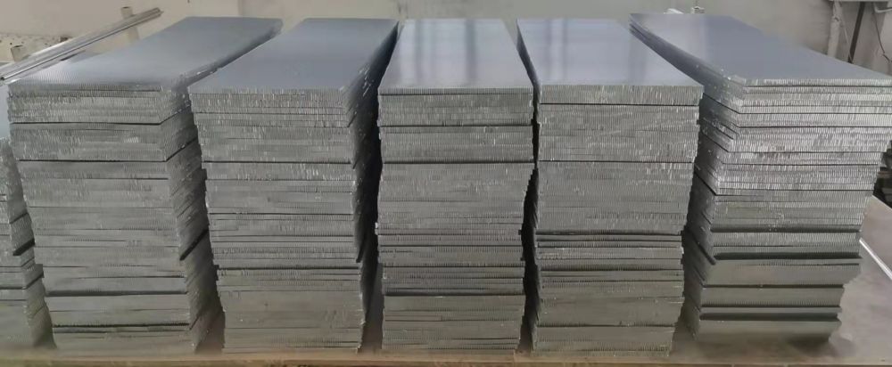 Aluminum honeycomb core with composite of variety plates (5)